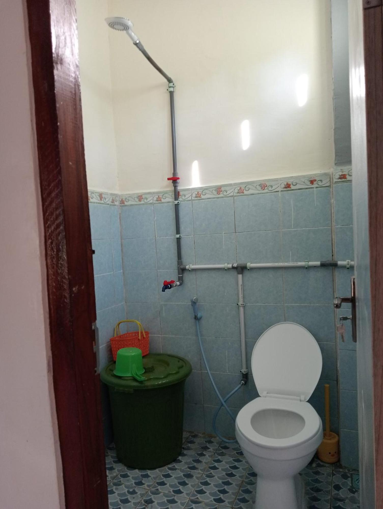 Yusilver Guest House Labuan Bajo Exterior foto