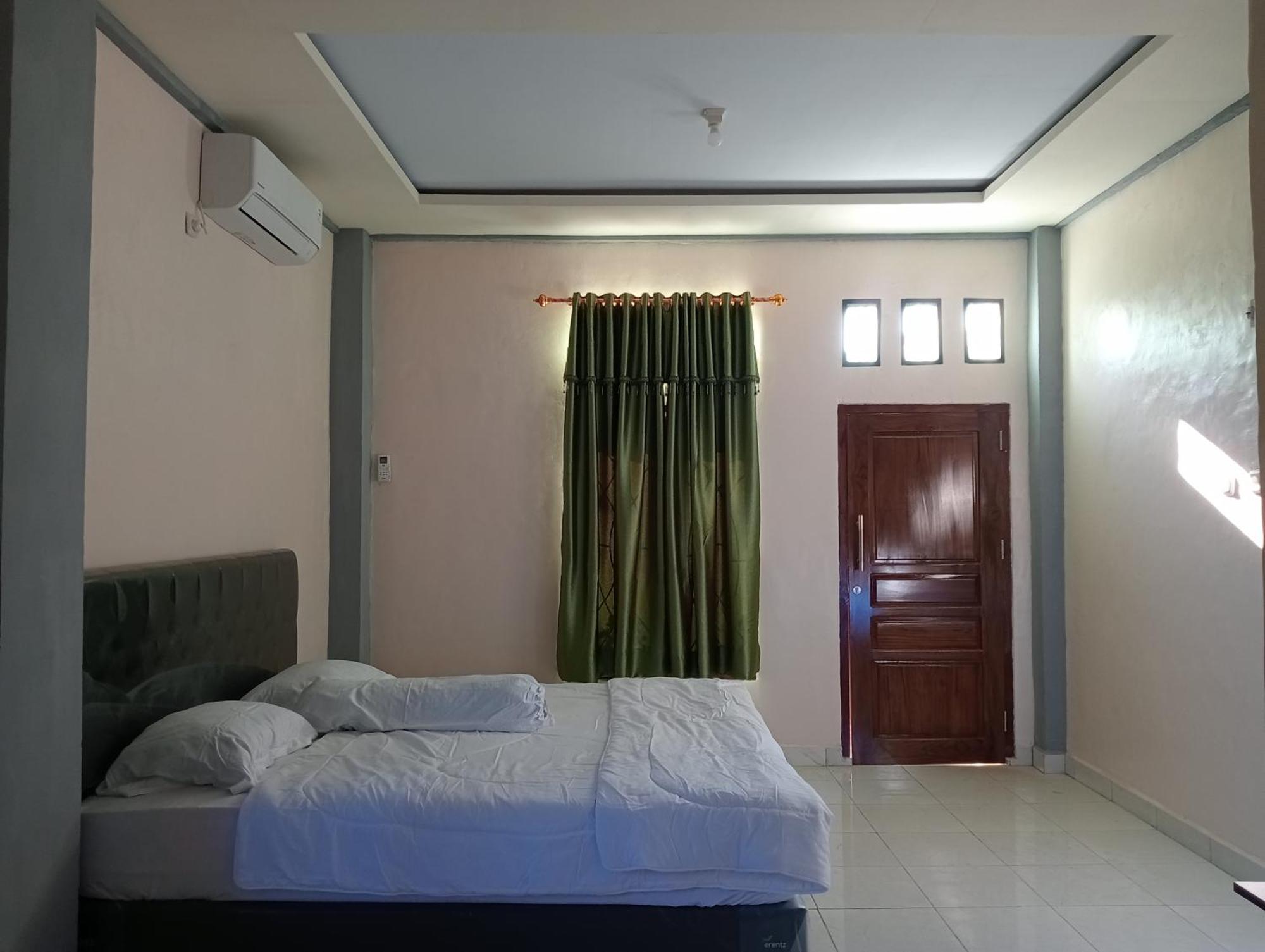Yusilver Guest House Labuan Bajo Exterior foto