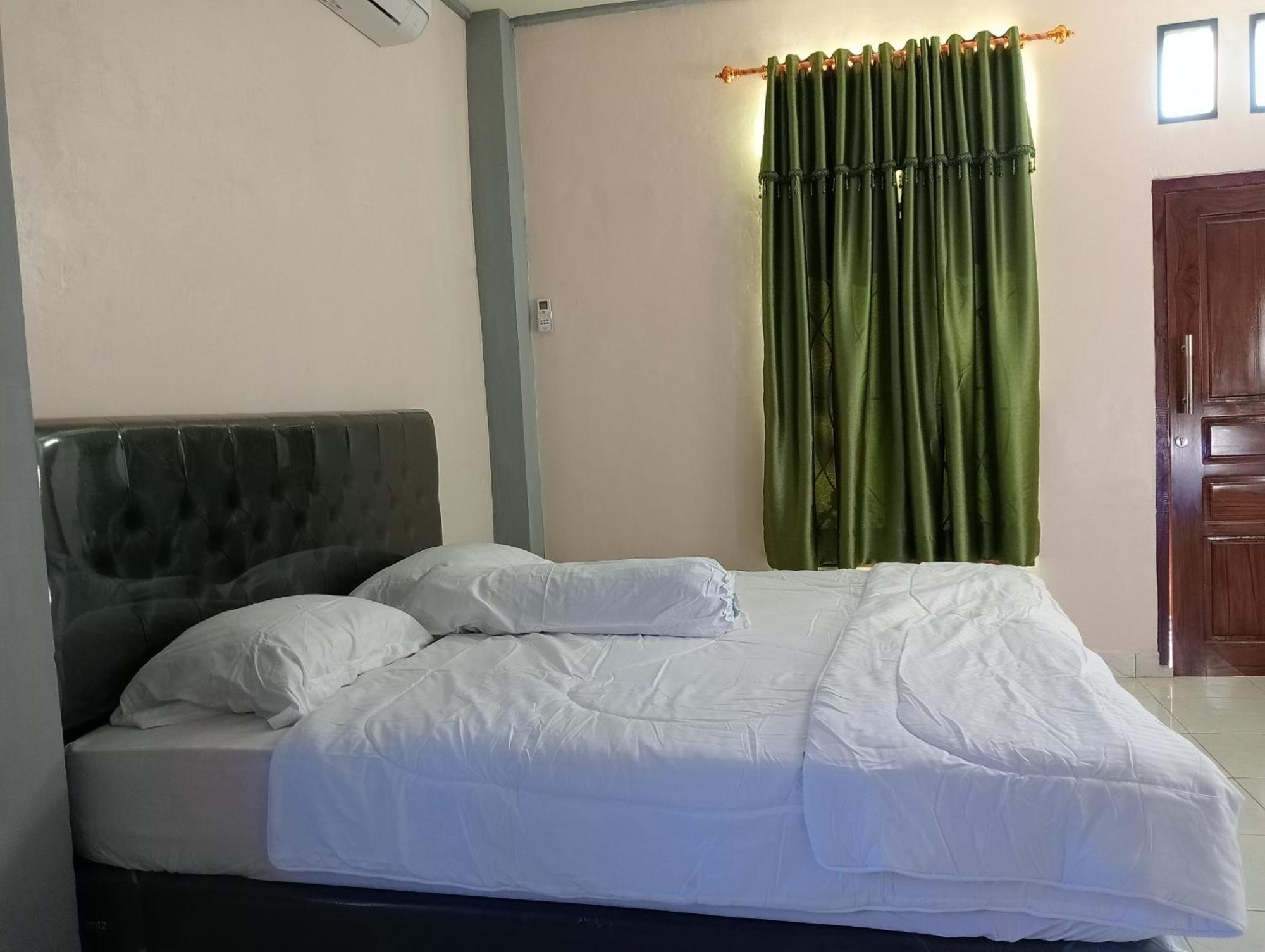 Yusilver Guest House Labuan Bajo Exterior foto