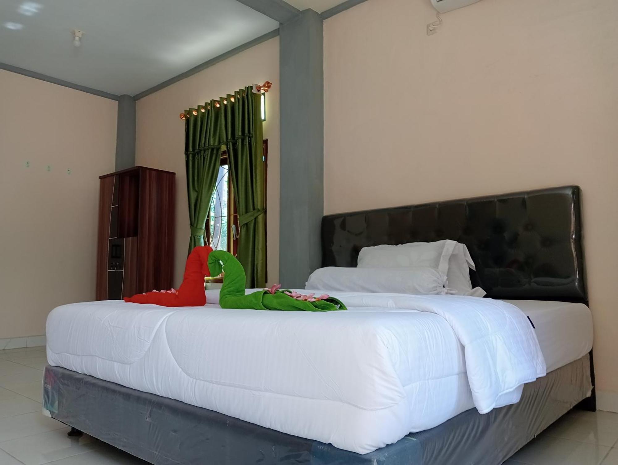 Yusilver Guest House Labuan Bajo Exterior foto